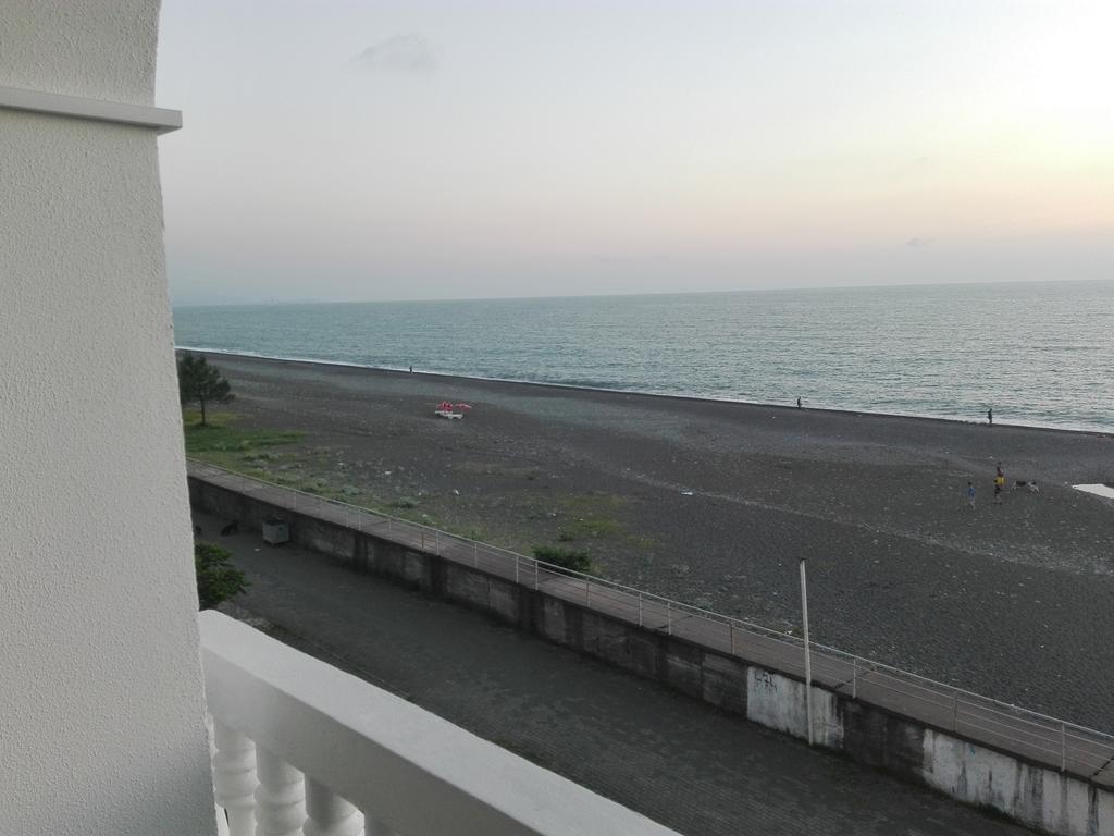 Guesthouse White Swan Kobuleti Luaran gambar