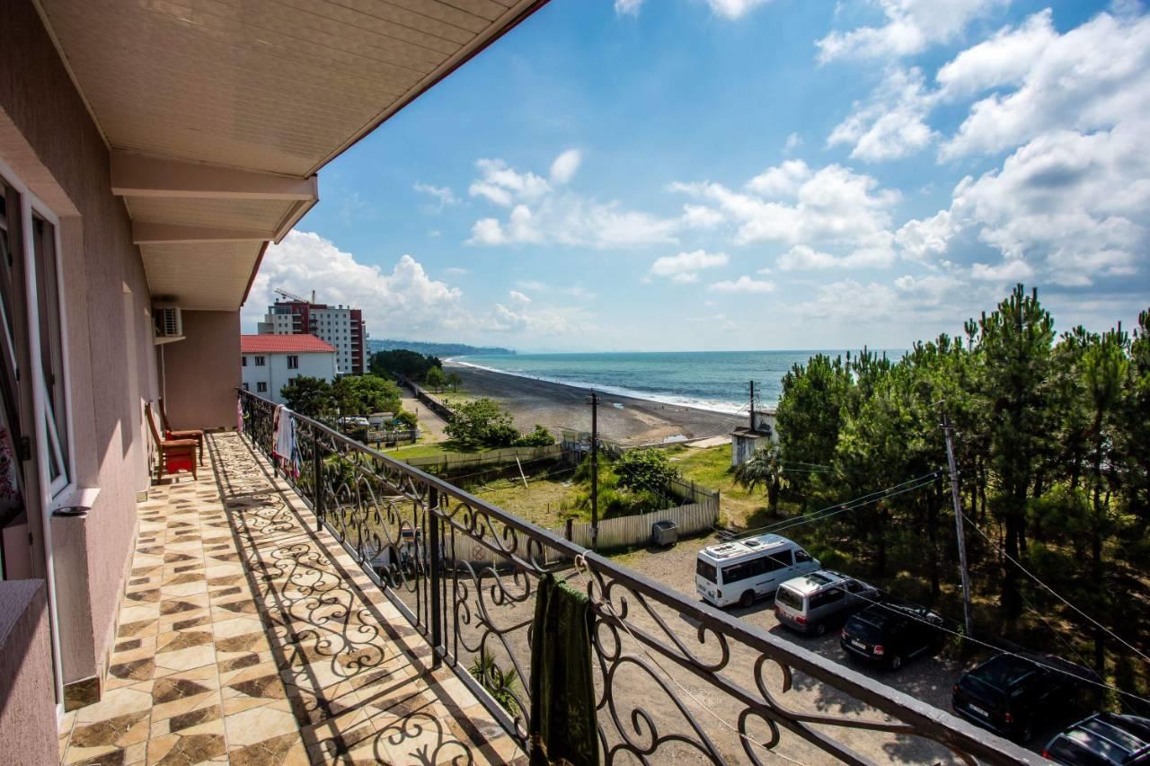 Guesthouse White Swan Kobuleti Luaran gambar